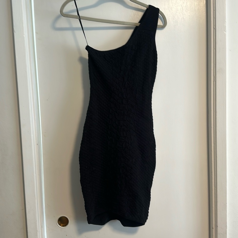 GUC: One shoulder bodycon style black Guess med length dress, snake  skin detail